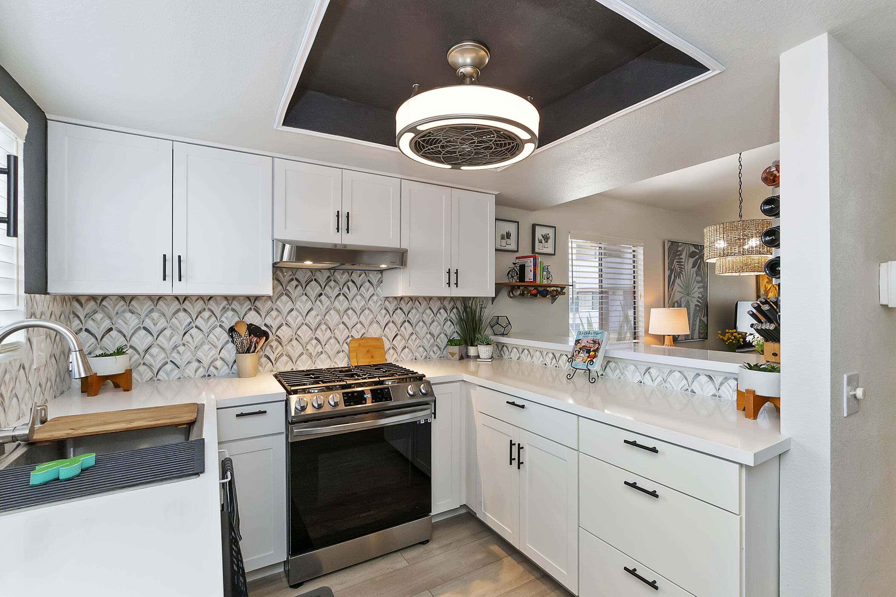 69607 Cara Way Rancho Mirage, CA 92270 - Photo 8 of 32 Kitchen