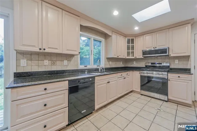 $7,600 | 99 Park Avenue, Cresskill, NJ 07626