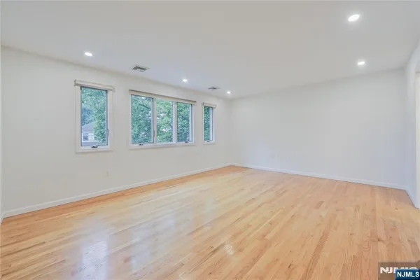 $7,600 | 99 Park Avenue, Cresskill, NJ 07626