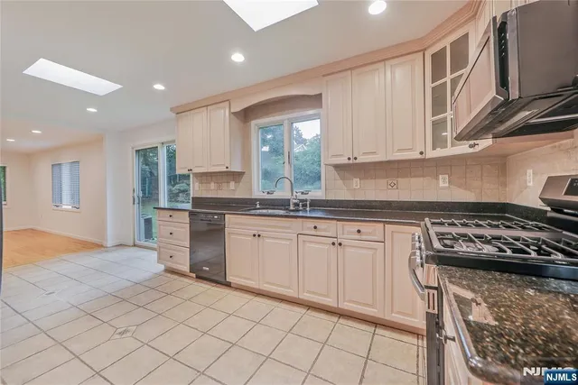 $7,600 | 99 Park Avenue, Cresskill, NJ 07626