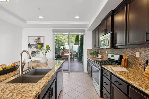 $998,000 | 6466 Bayview Drive, Oakland, CA 94605