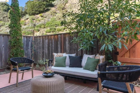 $998,000 | 6466 Bayview Drive, Oakland, CA 94605