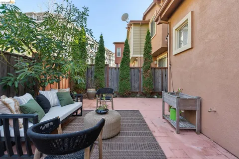 $998,000 | 6466 Bayview Drive, Oakland, CA 94605