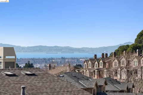$998,000 | 6466 Bayview Drive, Oakland, CA 94605