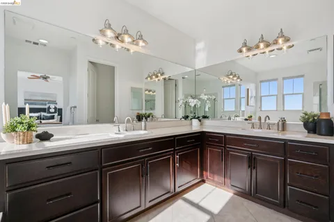 $998,000 | 6466 Bayview Drive, Oakland, CA 94605