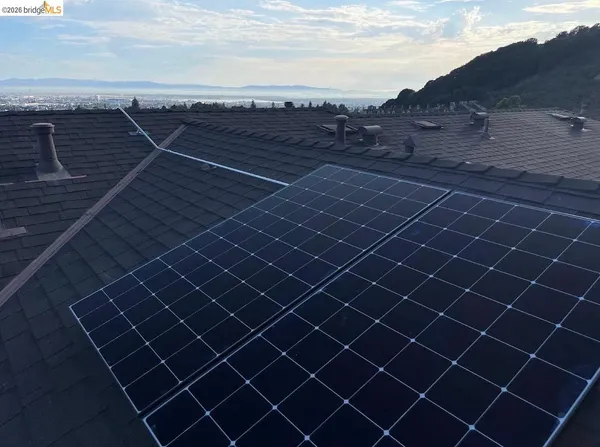 $975,000 | 6466 Bayview Drive, Oakland, CA 94605