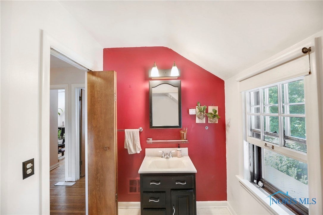 2136 Marlow Road Toledo, OH 43613 - Photo 10 of 20 Gallery Image 10