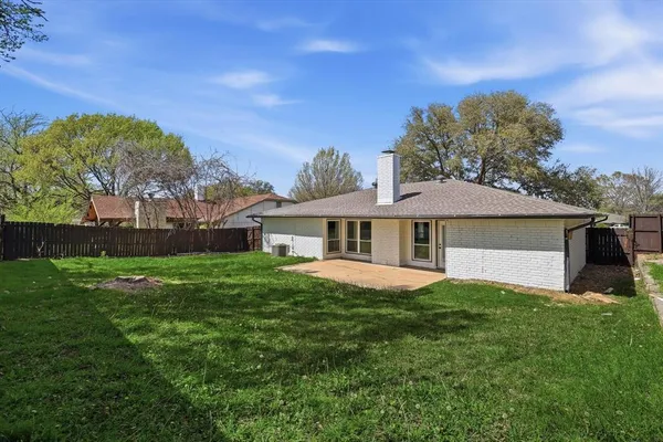 $469,999 | 2211 Sierra Drive, Grapevine, TX 76051