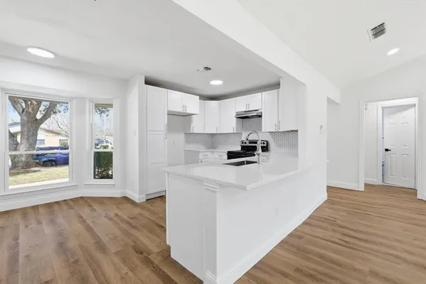 $469,999 | 2211 Sierra Drive, Grapevine, TX 76051