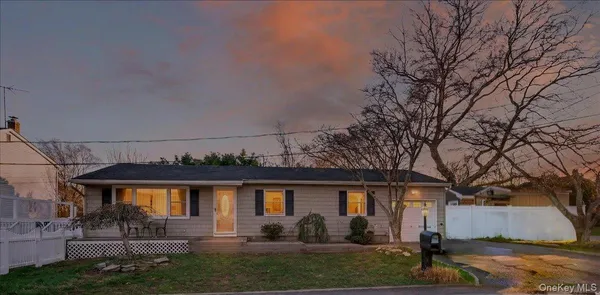 $549,000 | 2 Pike Street, East Patchogue, NY 11772