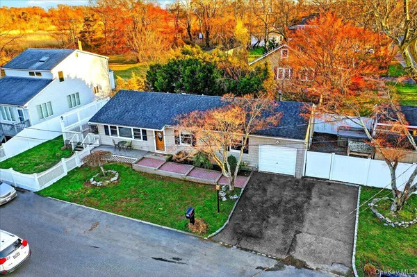 $549,000 | 2 Pike Street, East Patchogue, NY 11772
