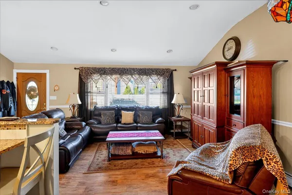 $549,000 | 2 Pike Street, East Patchogue, NY 11772