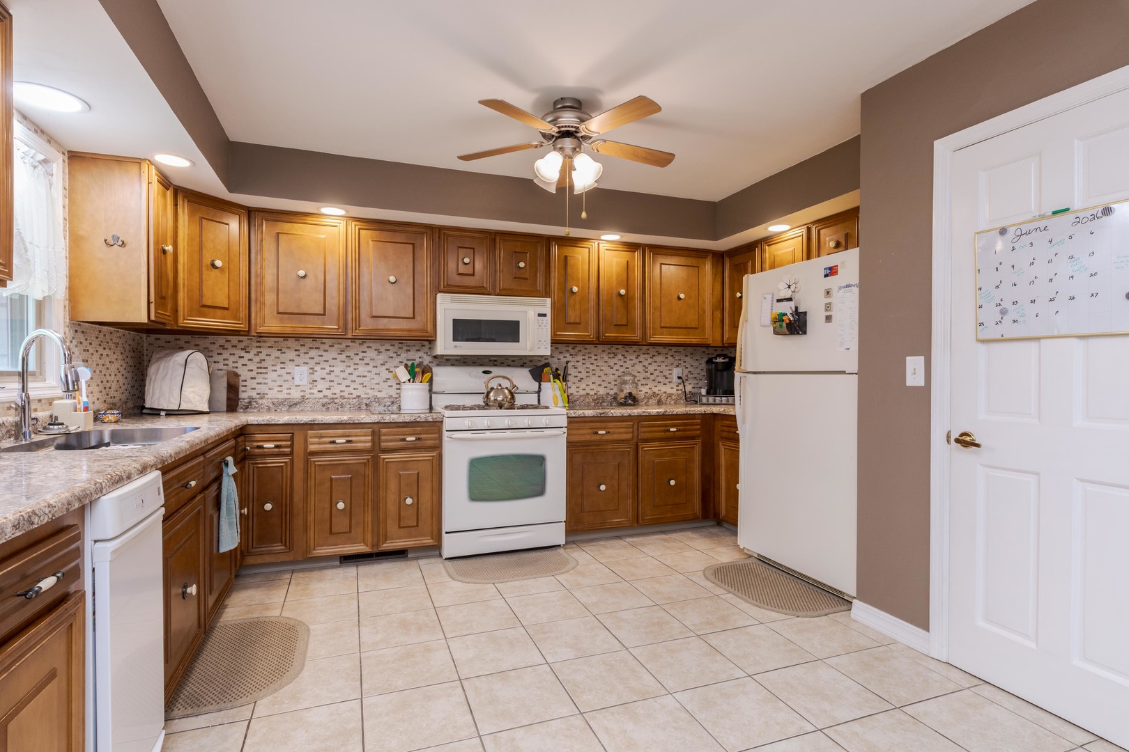 1604 6 Points Road Bloomington, IL 61701 - Photo 8 of 40