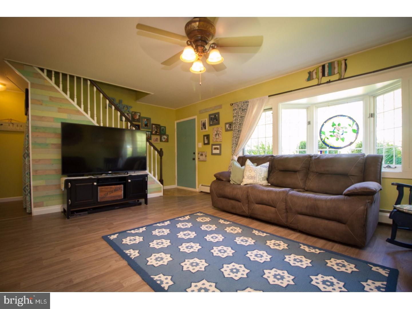 14 Cotton Road Levittown, PA 19057 - Photo 3 of 25