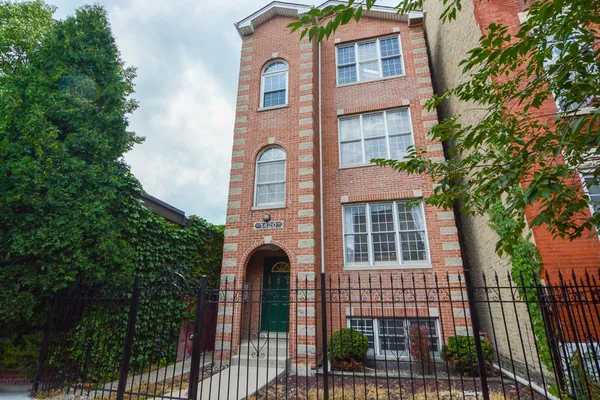 $1,900 | 1420 West Ohio Street, Unit GARDEN, Chicago, IL 60642