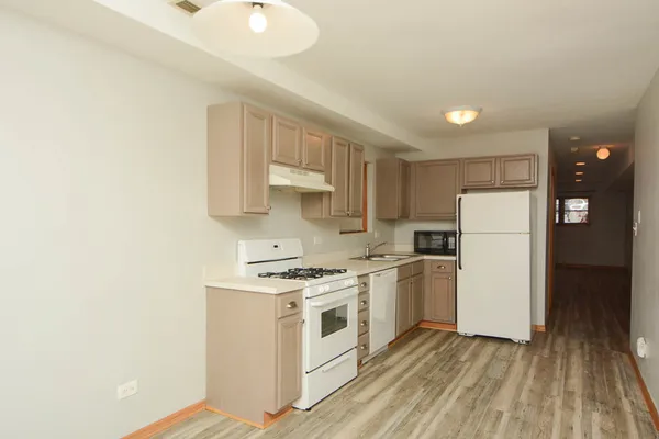 $1,900 | 1420 West Ohio Street, Unit GARDEN, Chicago, IL 60642