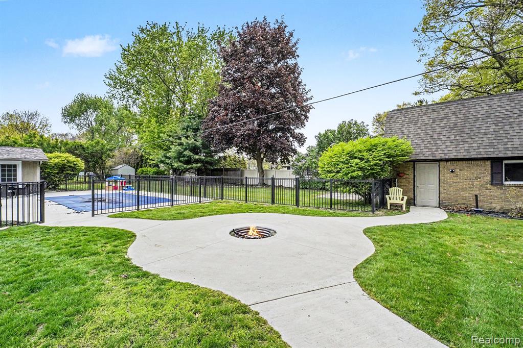 9511 Longmeadow Street Fenton, MI 48430 - Photo 15 of 19