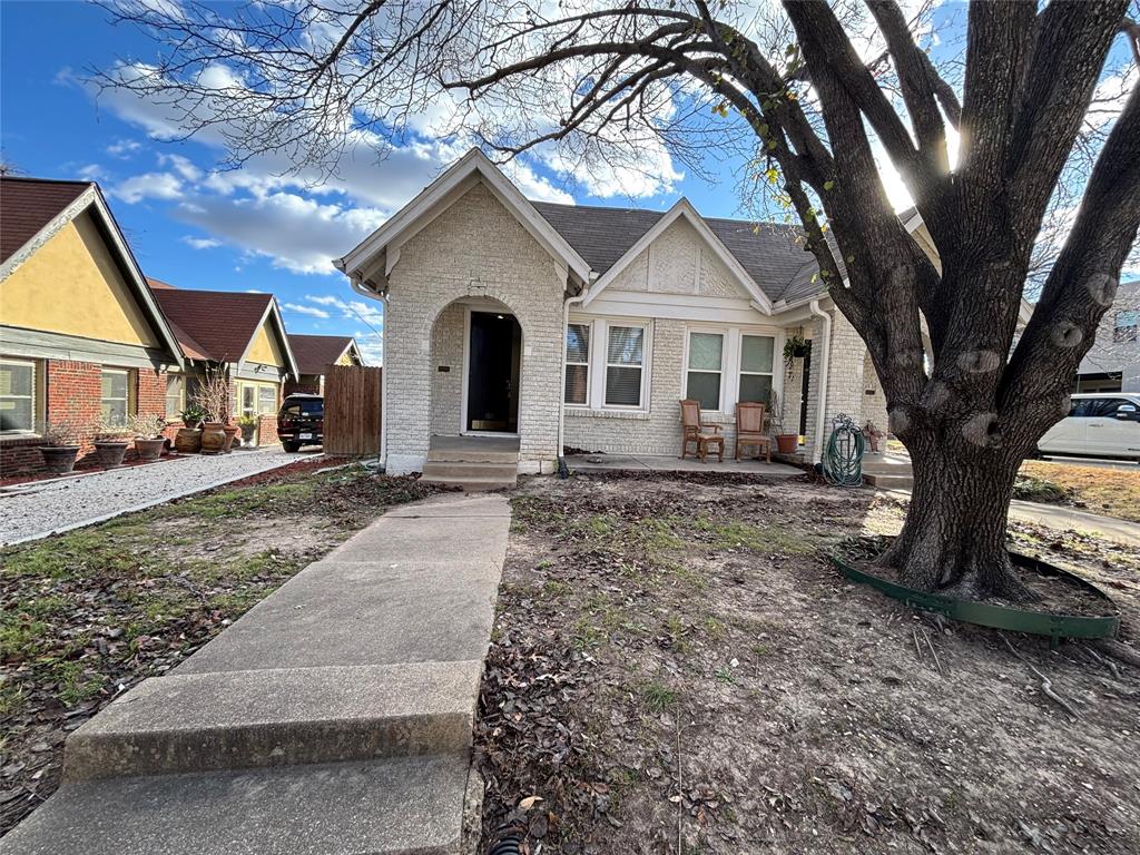 3817 Crestline Road Fort Worth, TX 76107 - Photo 2 of 10