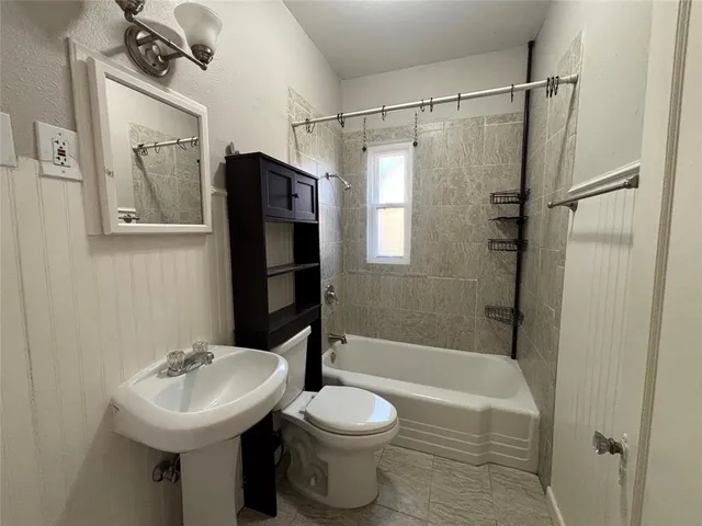 $1,500 | 3817 Crestline Road, Fort Worth, TX 76107