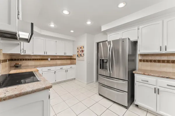 $975,000 | 2230 Hillcrest Way, Carmichael, CA 95608