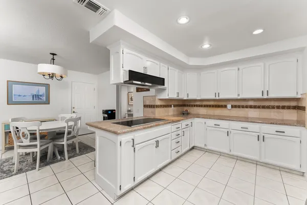 $975,000 | 2230 Hillcrest Way, Carmichael, CA 95608