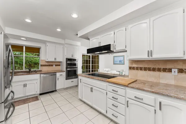 $975,000 | 2230 Hillcrest Way, Carmichael, CA 95608