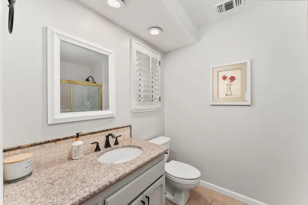 $975,000 | 2230 Hillcrest Way, Carmichael, CA 95608