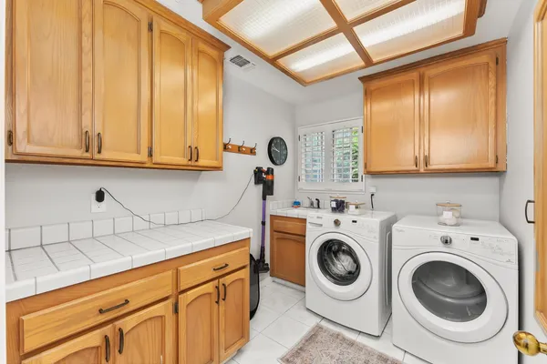 $975,000 | 2230 Hillcrest Way, Carmichael, CA 95608