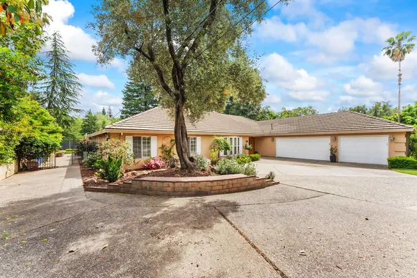 $975,000 | 2230 Hillcrest Way, Carmichael, CA 95608
