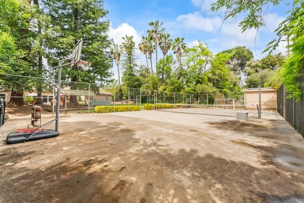 $975,000 | 2230 Hillcrest Way, Carmichael, CA 95608