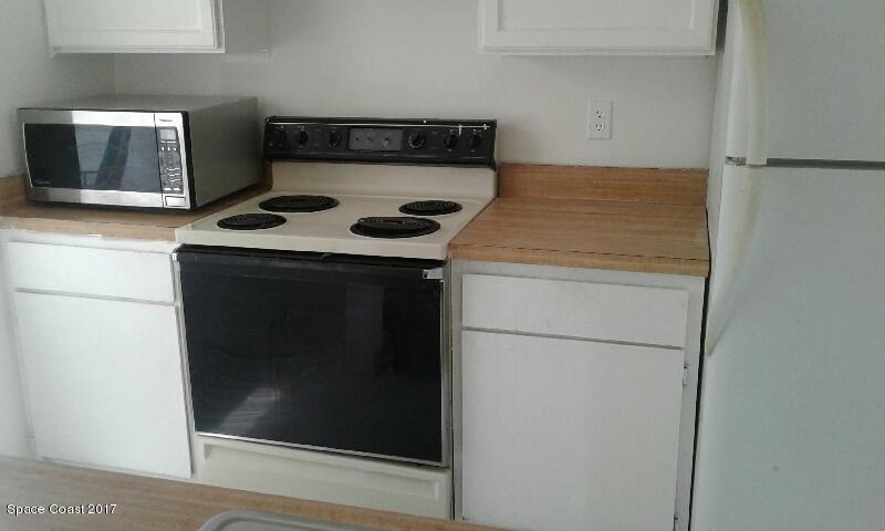 449 Archer Road Southeast, Unit 10 Palm Bay, FL 32909 - Photo 5 of 7 Archer Ktchen Stove