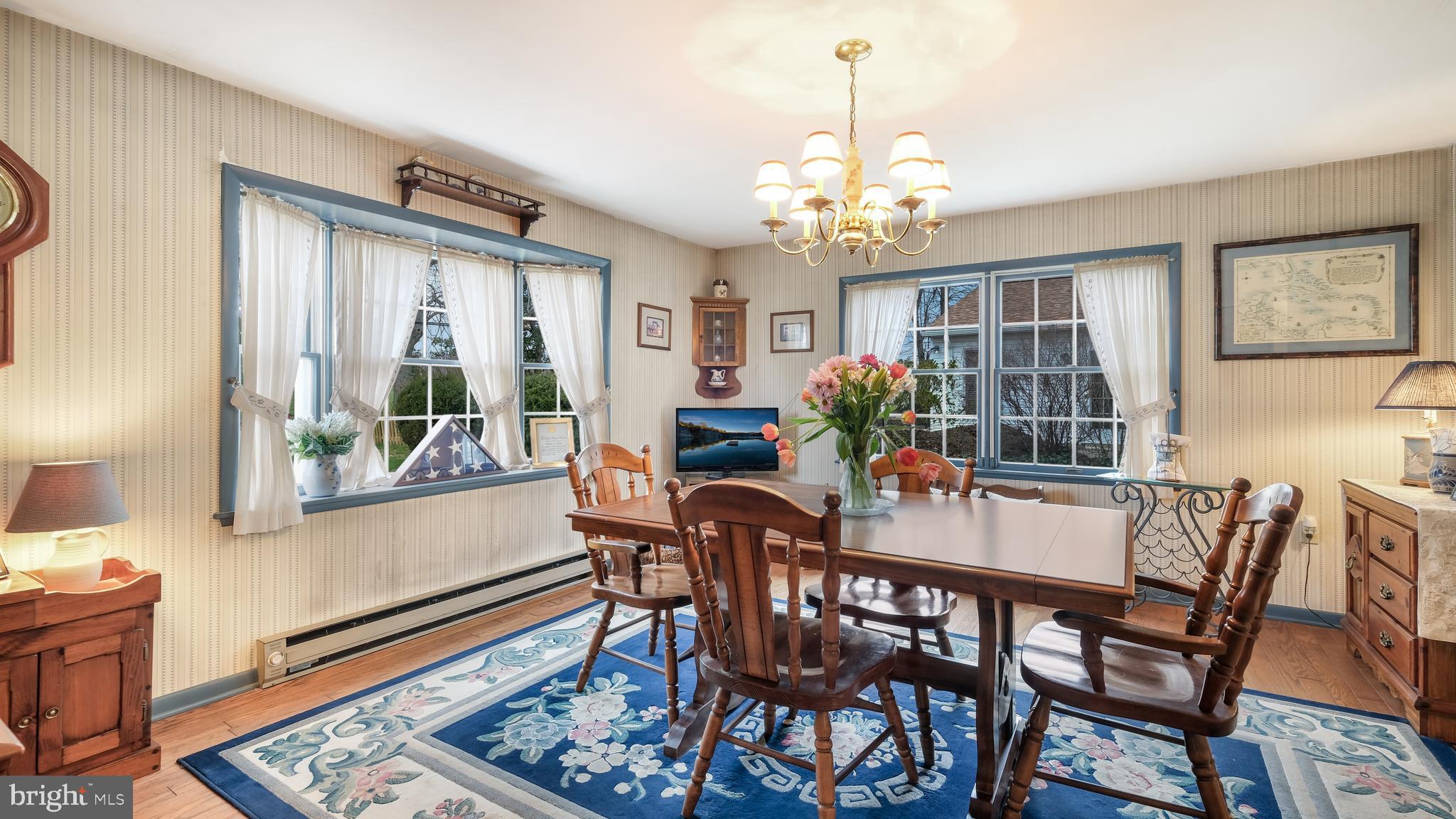 401 Burton Road Oreland, PA 19075 - Photo 13 of 32 Light and Bright Breakfast Room