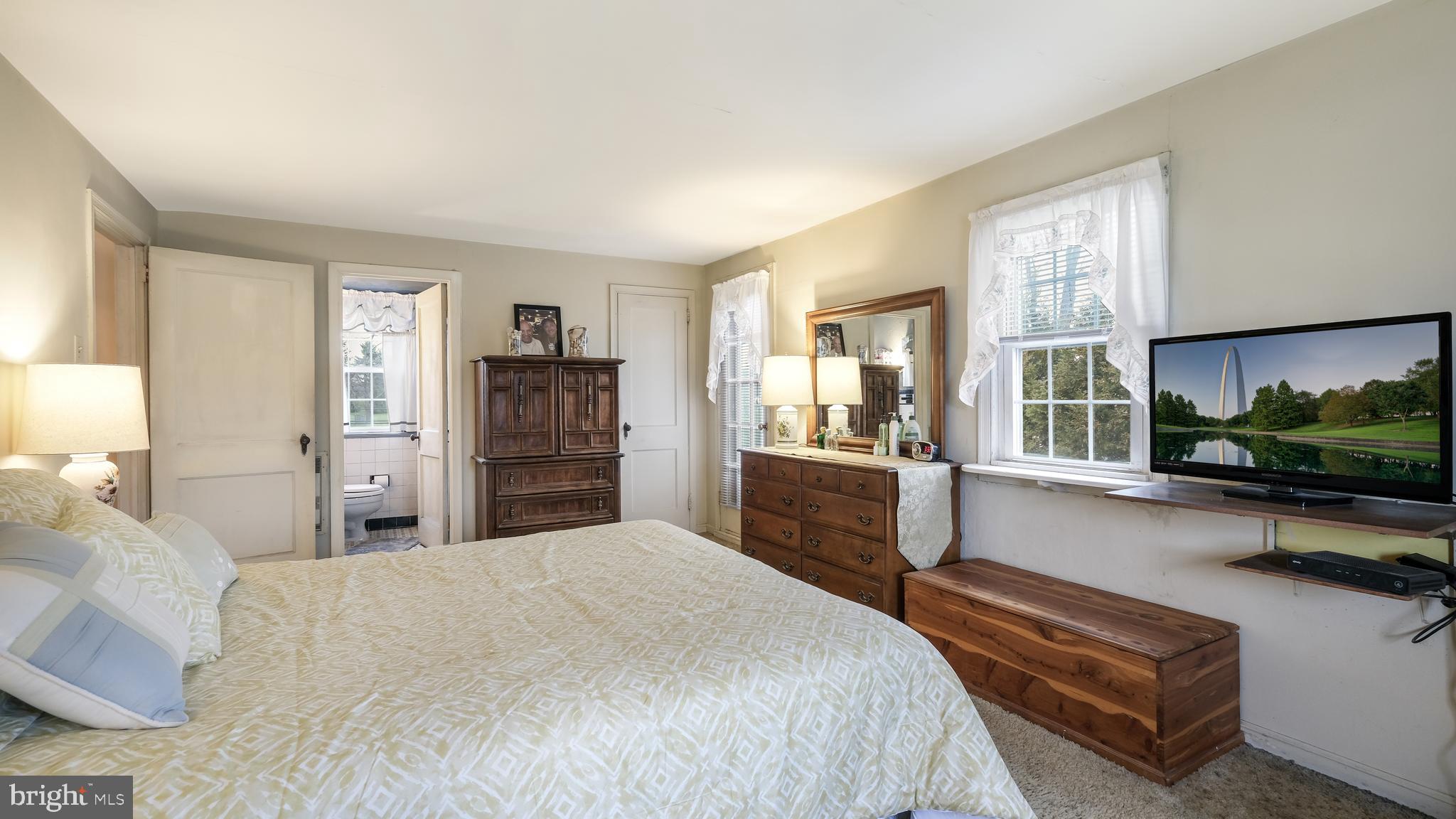401 Burton Road Oreland, PA 19075 - Photo 19 of 32 Primary Bedroom with Attached Full Bath