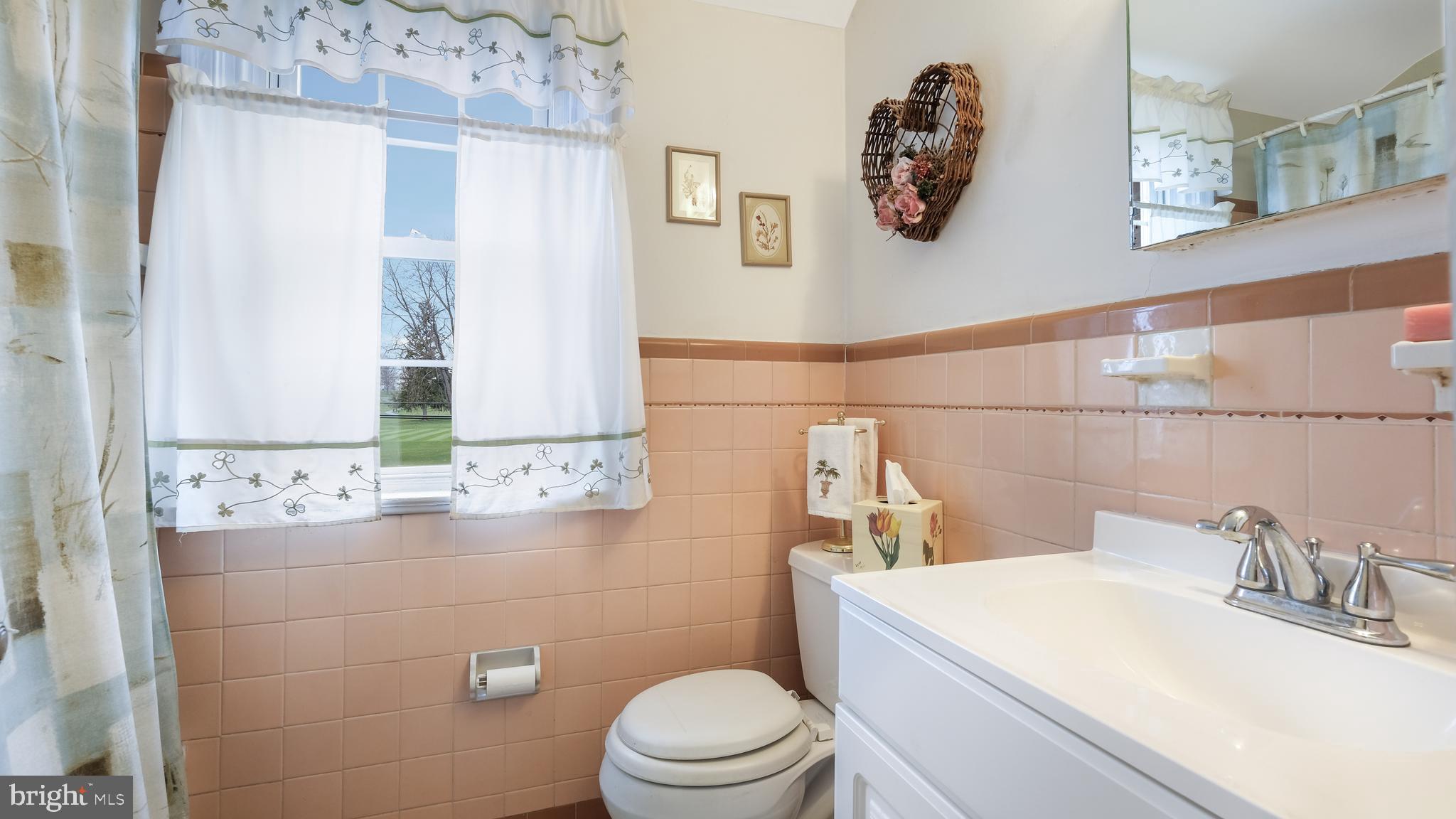 401 Burton Road Oreland, PA 19075 - Photo 24 of 32 Hall Bath