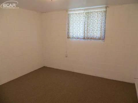 6475 Linden Road Swartz Creek, MI 48473 - Photo 16 of 25 20421950-15.JPG