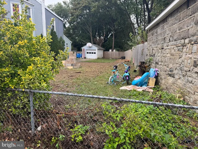 $29,990 | 209 Pusey Avenue, Darby, PA 19023