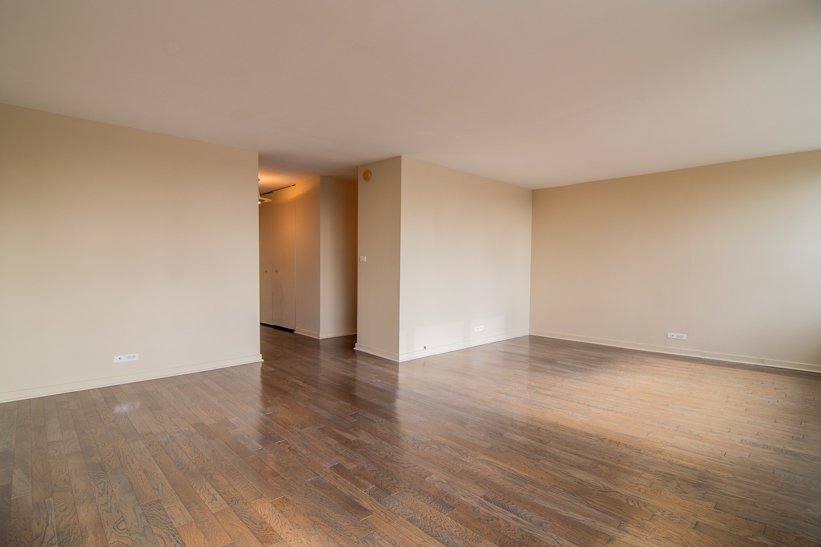 655 West Irving Park Road, Unit 607 Chicago, IL 60613 - Photo 6 of 16 Gallery Image 6