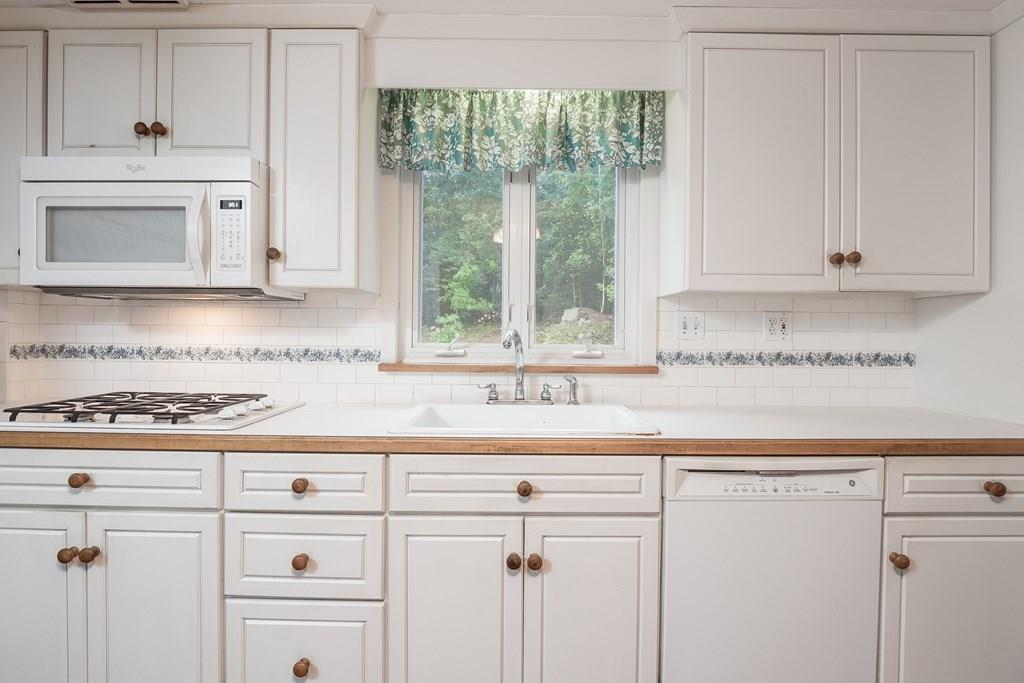 78 Helen Road Braintree, MA 02184 - Photo 5 of 30 Gallery Image 5