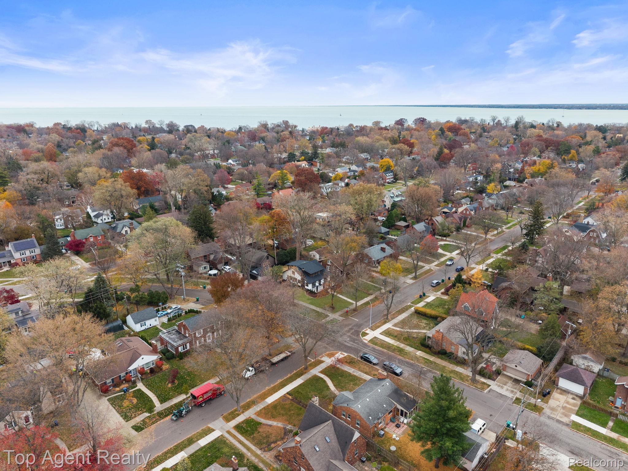 784 Barrington Road Grosse Pointe, MI 48230 - Photo 52 of 58 56-web-or-mls-784 Barrington Rd _052.jpeg