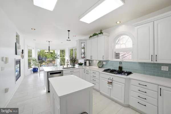 $825,000 | 143 Edgemont Circle, Locust Grove, VA 22508