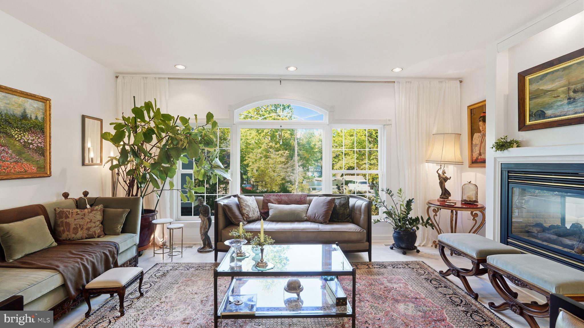 143 Edgemont Circle Locust Grove, VA 22508 - Photo 18 of 85 a living room with furniture and a large window