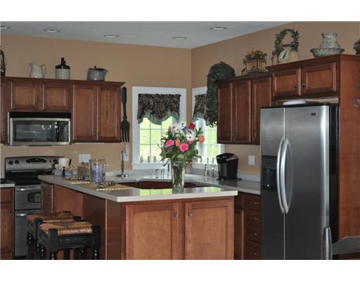 14 Farm Road Rehoboth, MA 02769 - Photo 5 of 12 Kitchen.