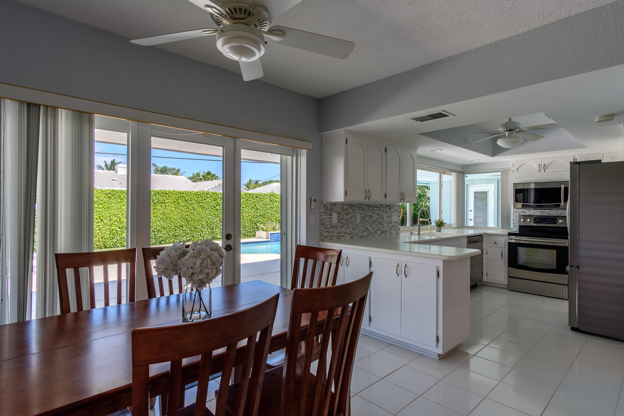1322 Walnut Terrace Boca Raton, FL 33486 - Photo 19 of 30 family room/kitchen