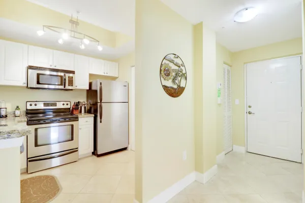 $3,500 | 2802 Sarento Place, Unit 204, Palm Beach Gardens, FL 33410