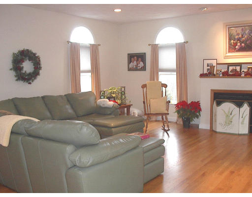 4 Campbell Road Middleton, MA 01949 - Photo 8 of 14 Gallery Image 8