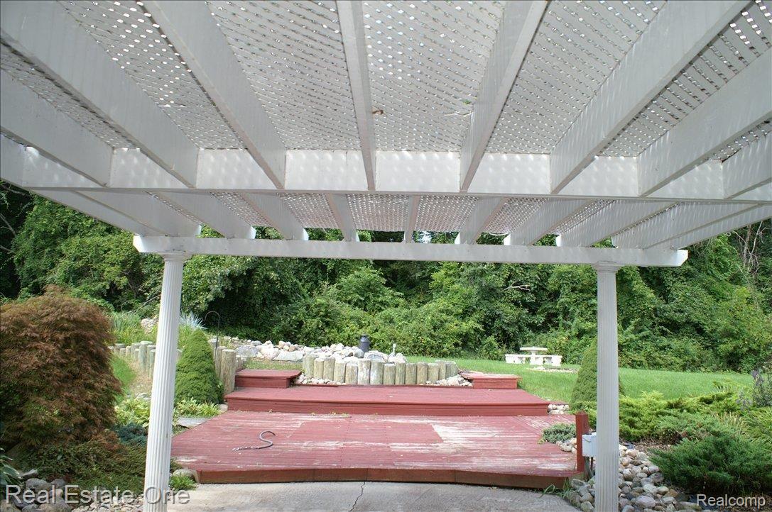 1955 White Lake Road Highland, MI 48356 - Photo 18 of 25 VIEW FROM WALKOUT