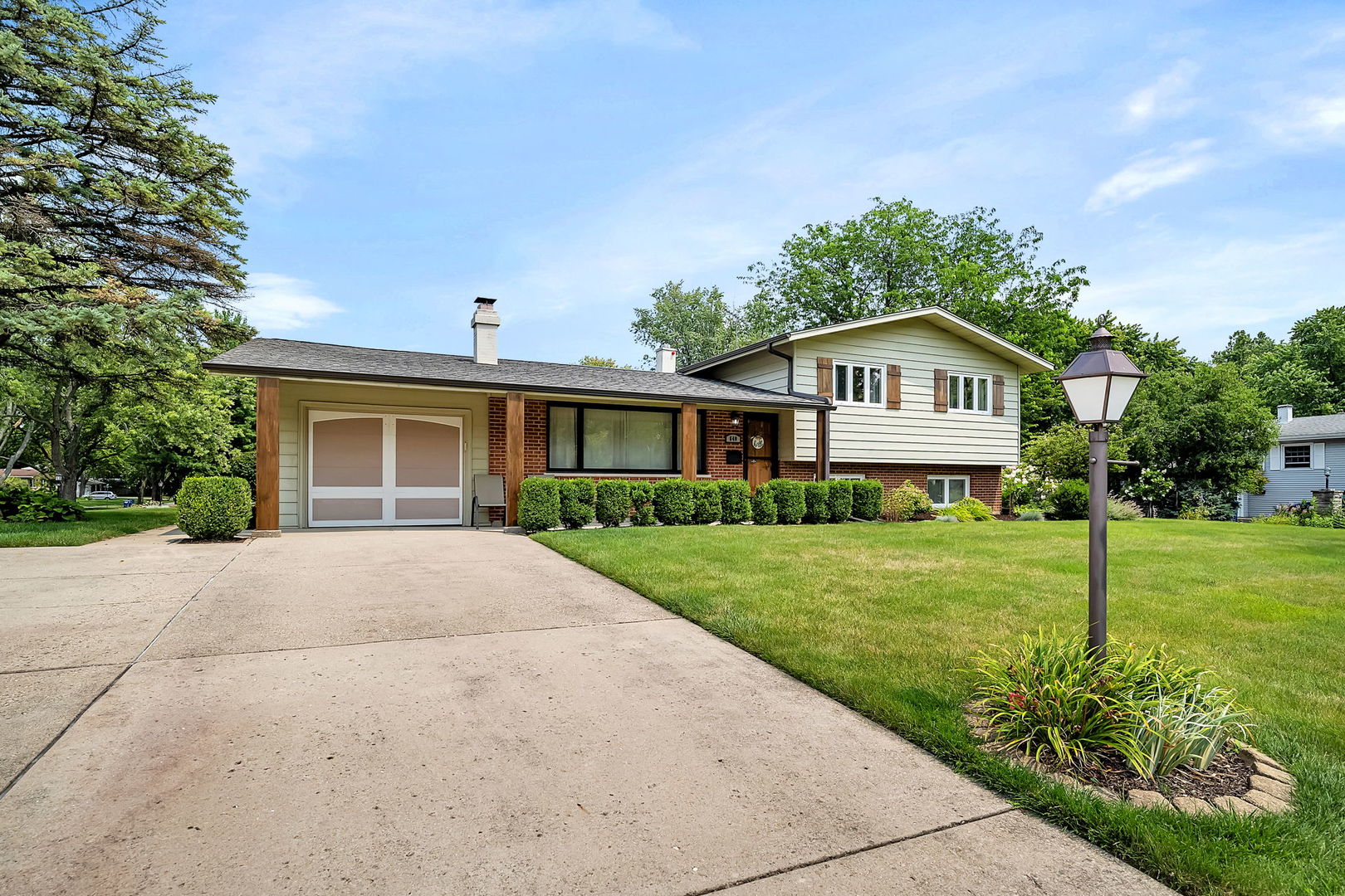640 Kohley Road Lisle, IL 60532 - Photo 2 of 43 Gallery Image 2