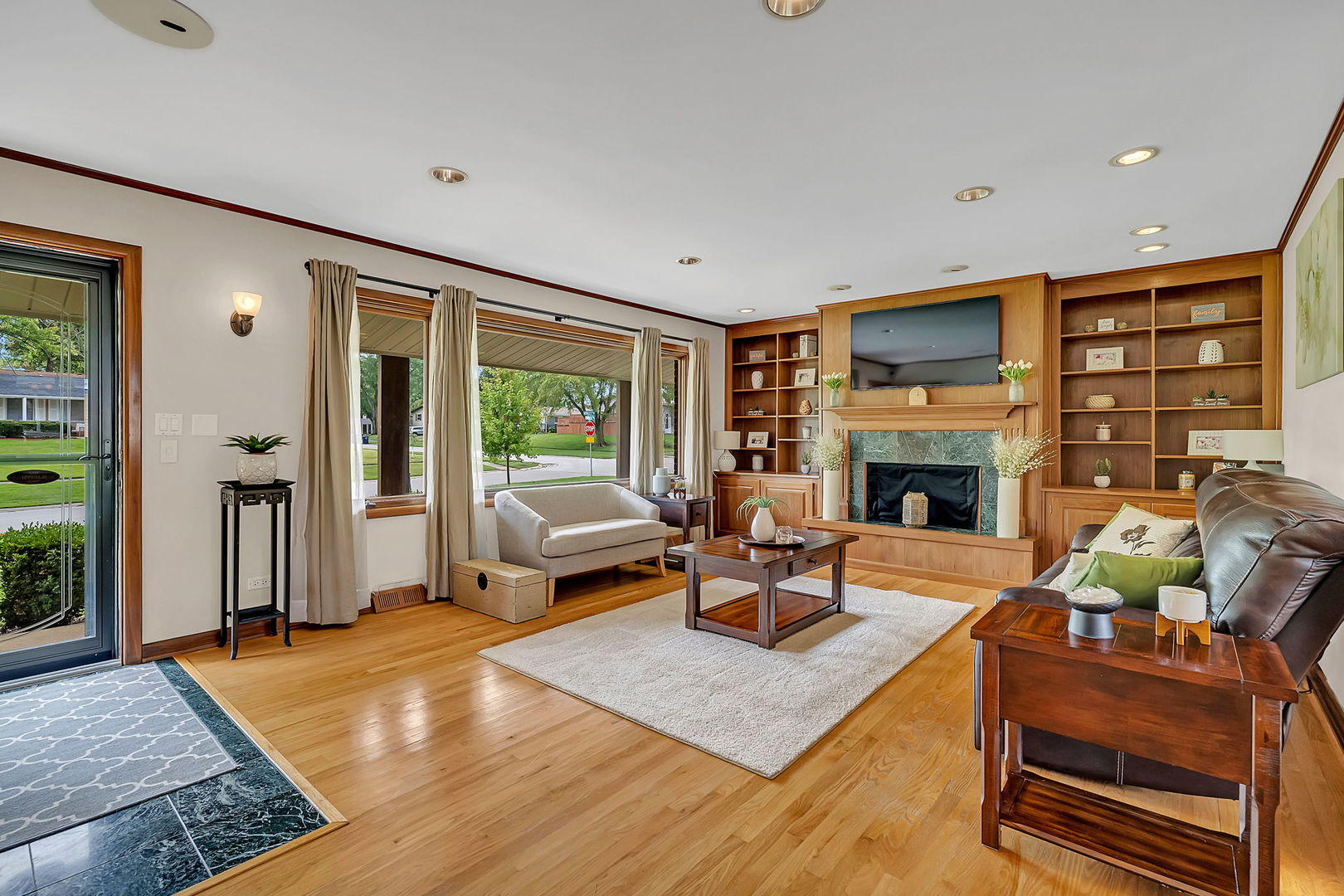 640 Kohley Road Lisle, IL 60532 - Photo 8 of 43 Gallery Image 8