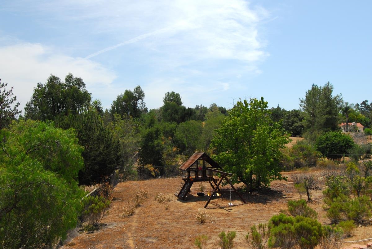 13887 Lake Poway Road Poway, CA 92064 - Photo 4 of 4