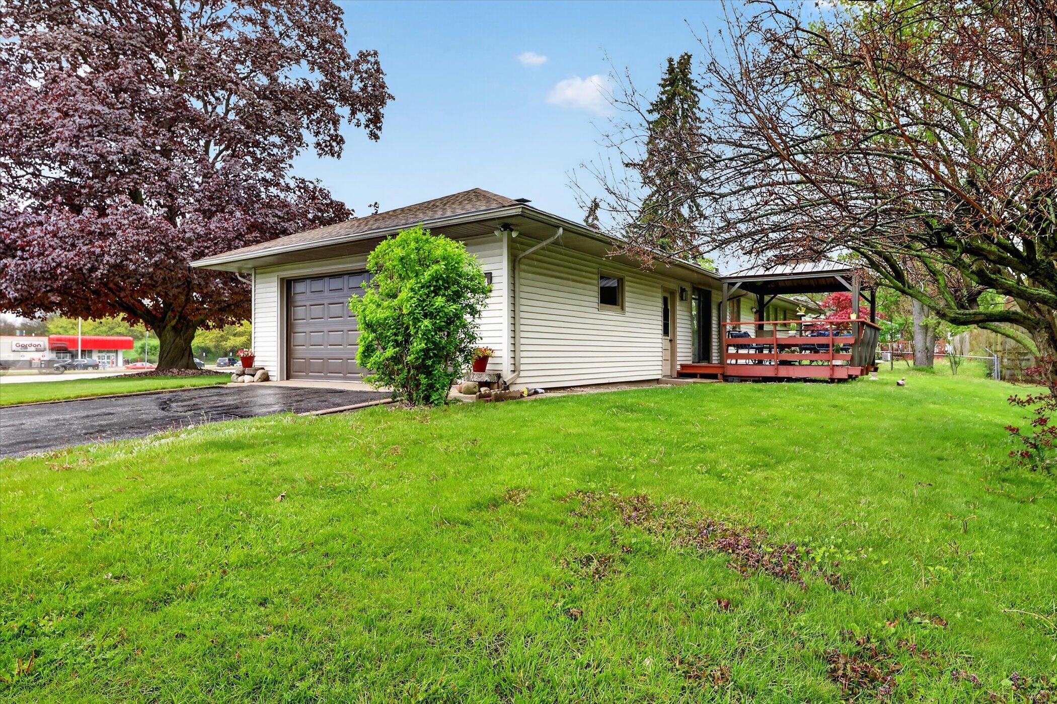 814 North Drake Road Kalamazoo, MI 49006 - Photo 39 of 44 Garage View